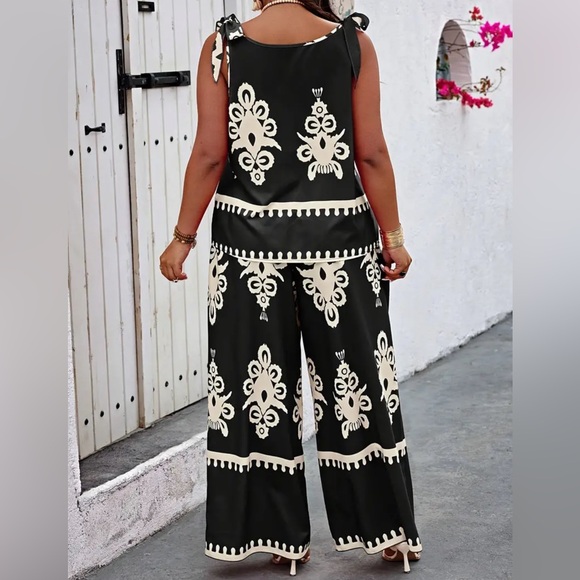 Plus Size Graphic Print Two-piece Set, V Neck Sleeveless Top & Wide Leg Outfit - Picture 4 of 5